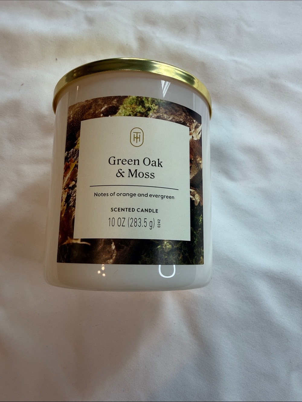 Threshold Green Oak & Moss Candle - White Jar with Gold Lid